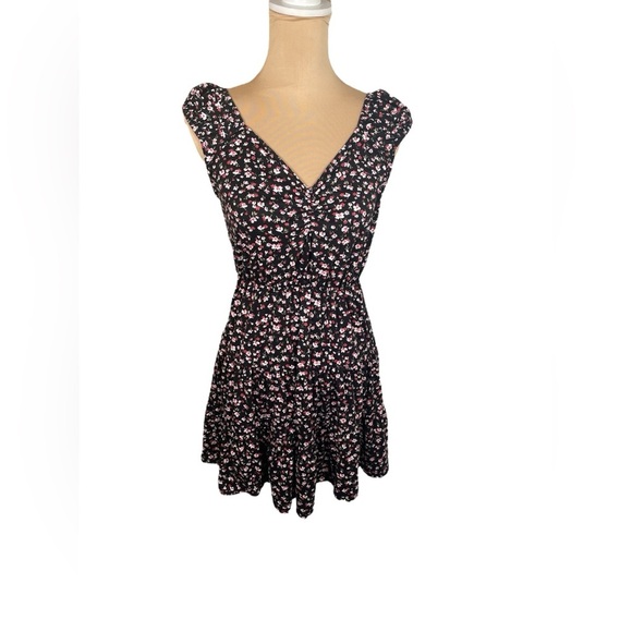Sadie & Sage Elegant Black and Pink Floral Dress NWT Small - Picture 3 of 15